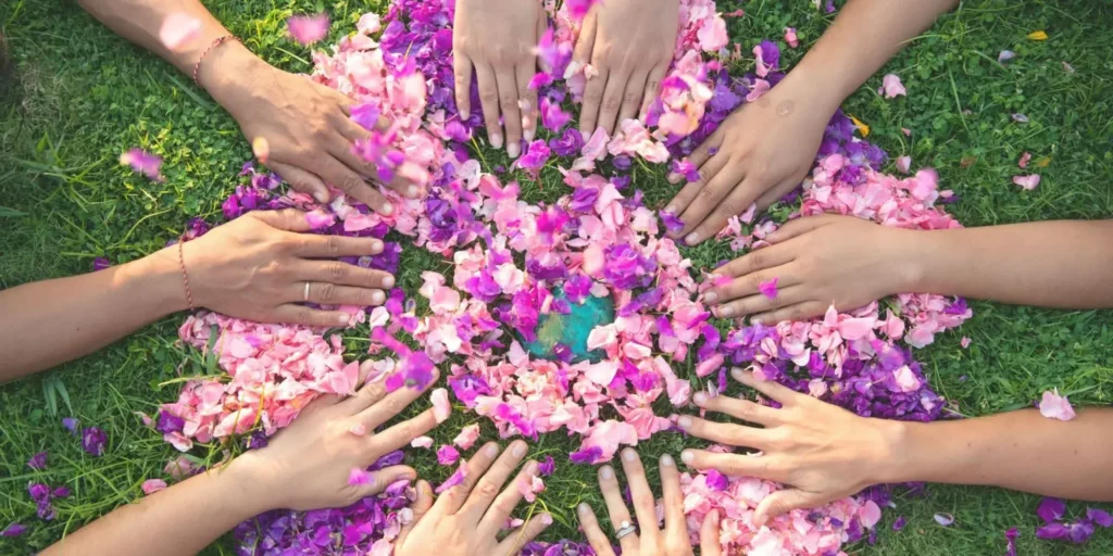 Manos y flores