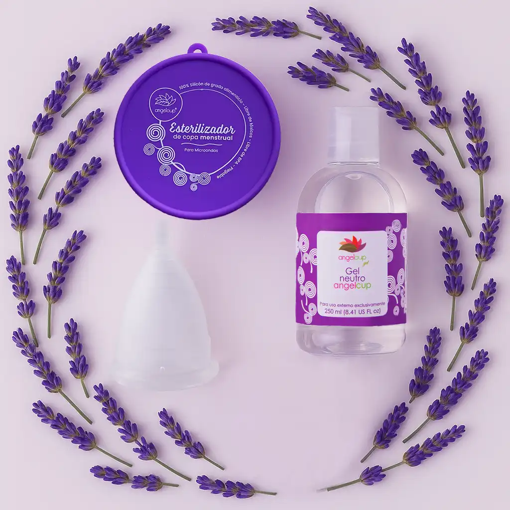 Kit de productos Angelcup, incluyendo la copa, el vaso esterilizador y gel neutro de tocador, para una extracción suave y sin dolor.