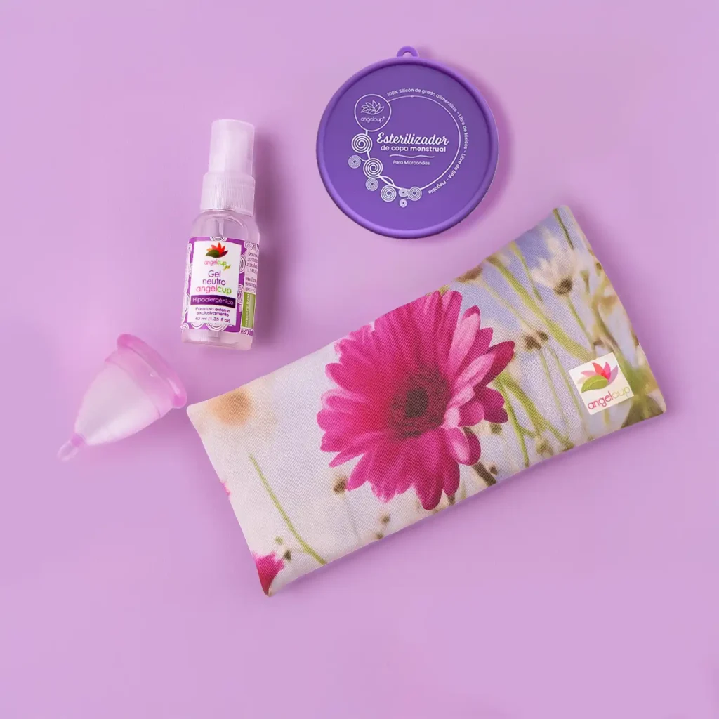 Kit de bienestar menstrual Angelcup, las herramientas perfectas para explorar los usos conscientes de tu sangre menstrual con amor y cuidado.