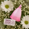 Detalle de la Copa Menstrual Angelcup con sello de calidad, fabricada con silicón grado médico 100% seguro para tu cuerpo