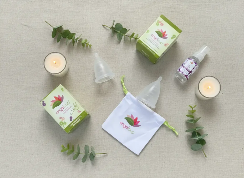 Kit de bienestar Angelcup con Copa Menstrual, Vaso Esterilizador y Gel Neutro para cuidado íntimo